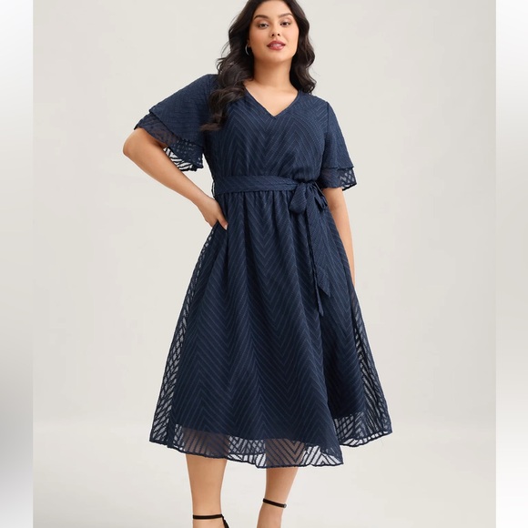 BloomChic Dresses & Skirts - BLOOMCHIC Texture Tiered Ruffle Sleeve See Through Dress NWT 22-24